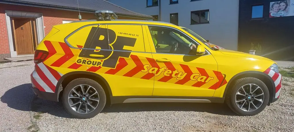 Signalisatie op begeleidingsvoertuig